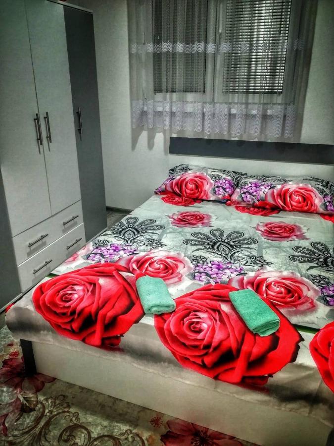 Apartman Visoko-Oaza Mira Eksteriør billede