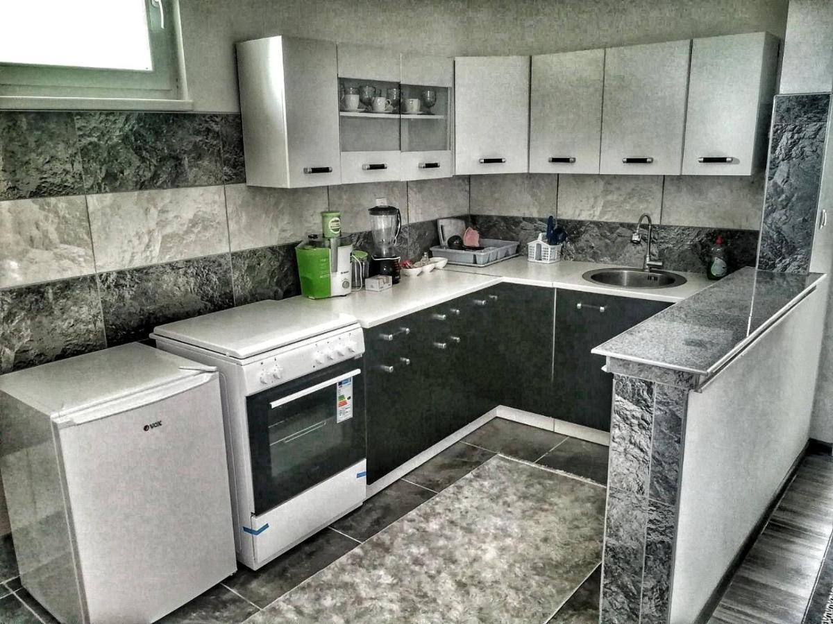 Apartman Visoko-Oaza Mira Eksteriør billede