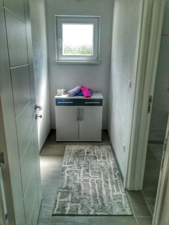 Apartman Visoko-Oaza Mira Eksteriør billede